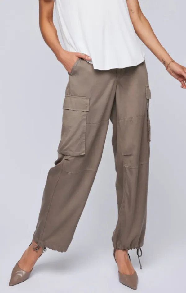 Avery Pant