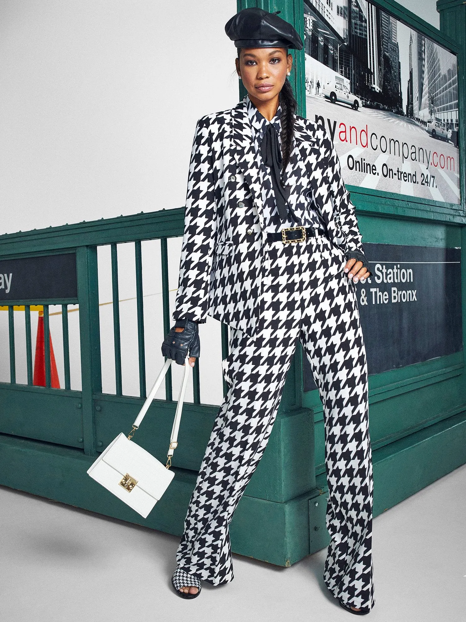 Houndstooth Wide-Leg Pant