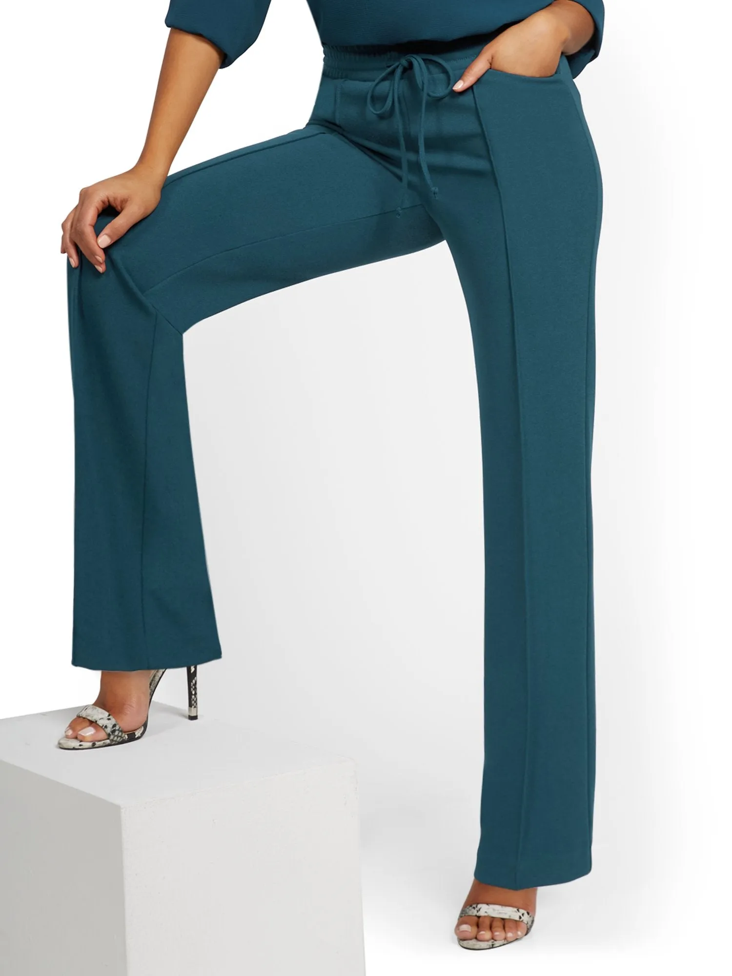 Petite Wide-Leg Pant