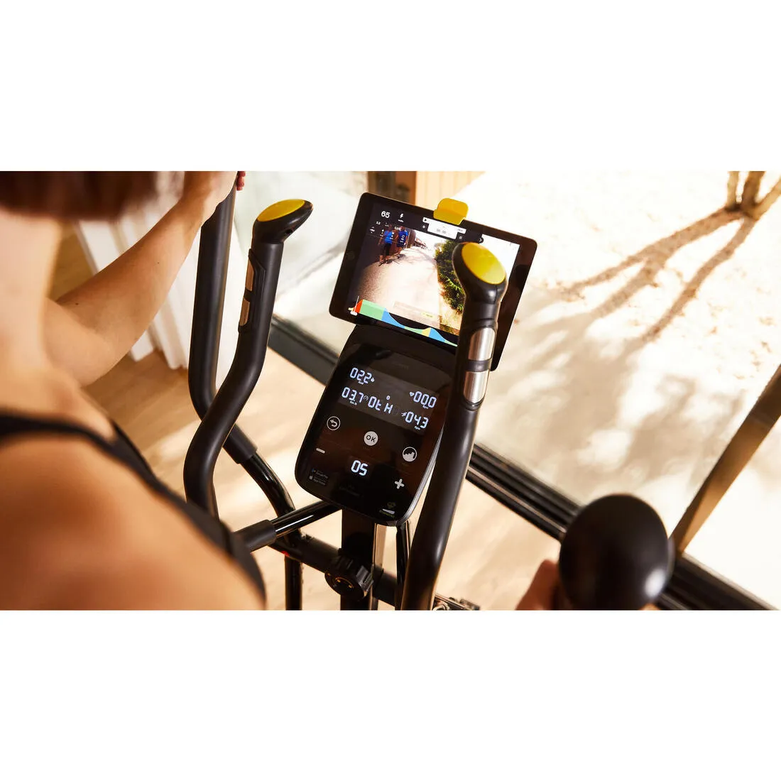 Self-Powered and Connected, E-Connected & Kinomap Compatible Cross Trainer EL540