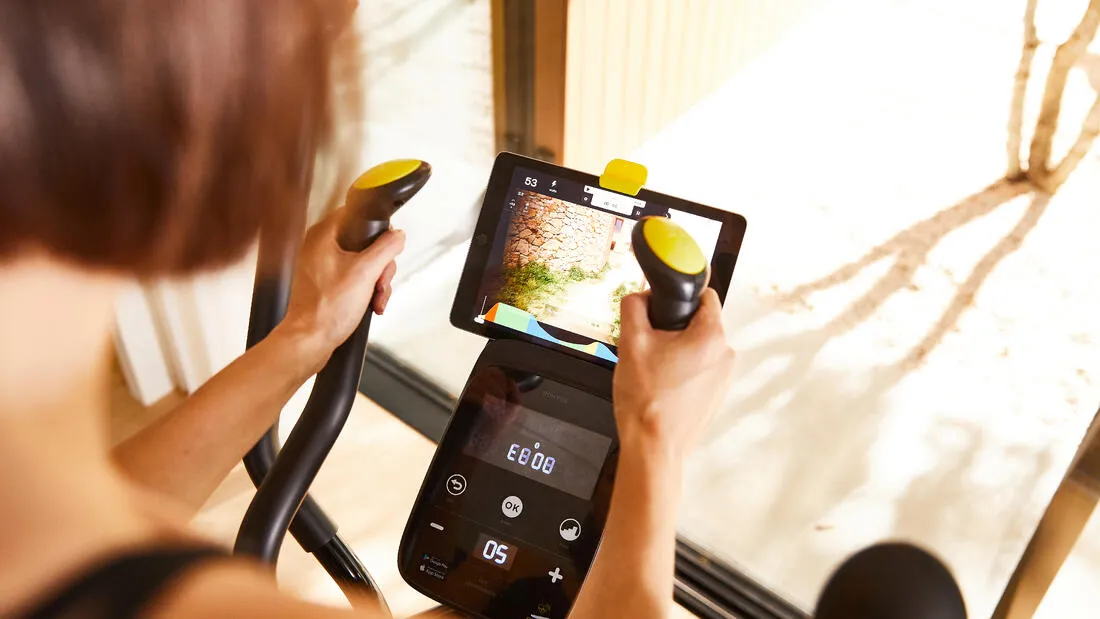 Self-Powered and Connected, E-Connected & Kinomap Compatible Cross Trainer EL540